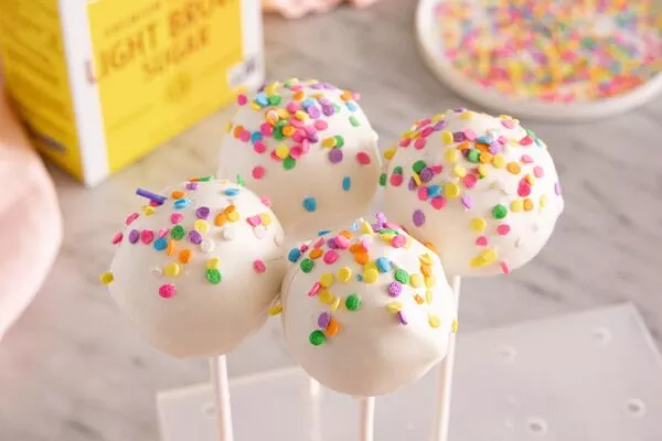 Brown Sugar Vanilla Cake Pops