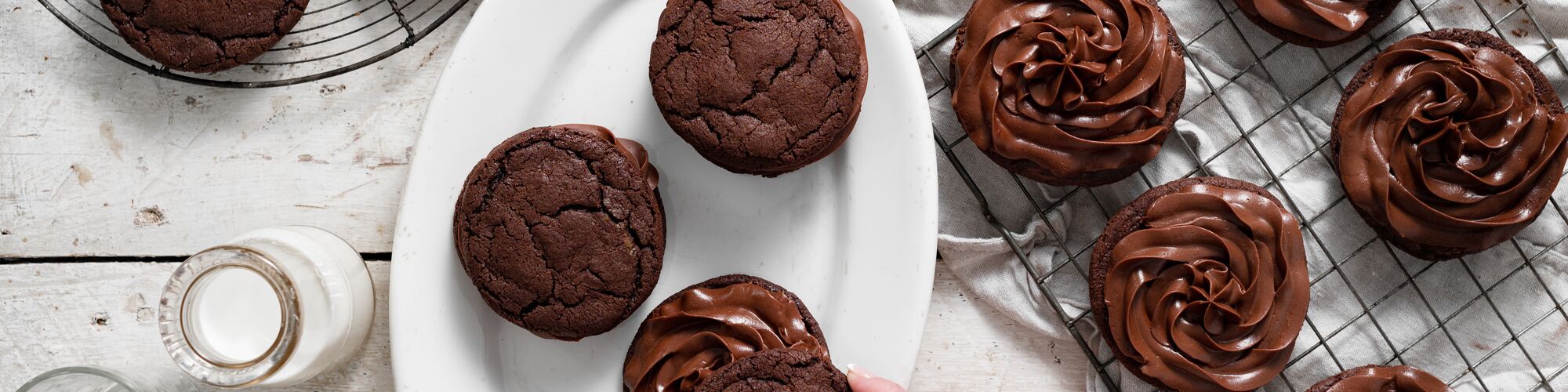 double chocolate chip cookie sandwiches made with domino dark brown sugar