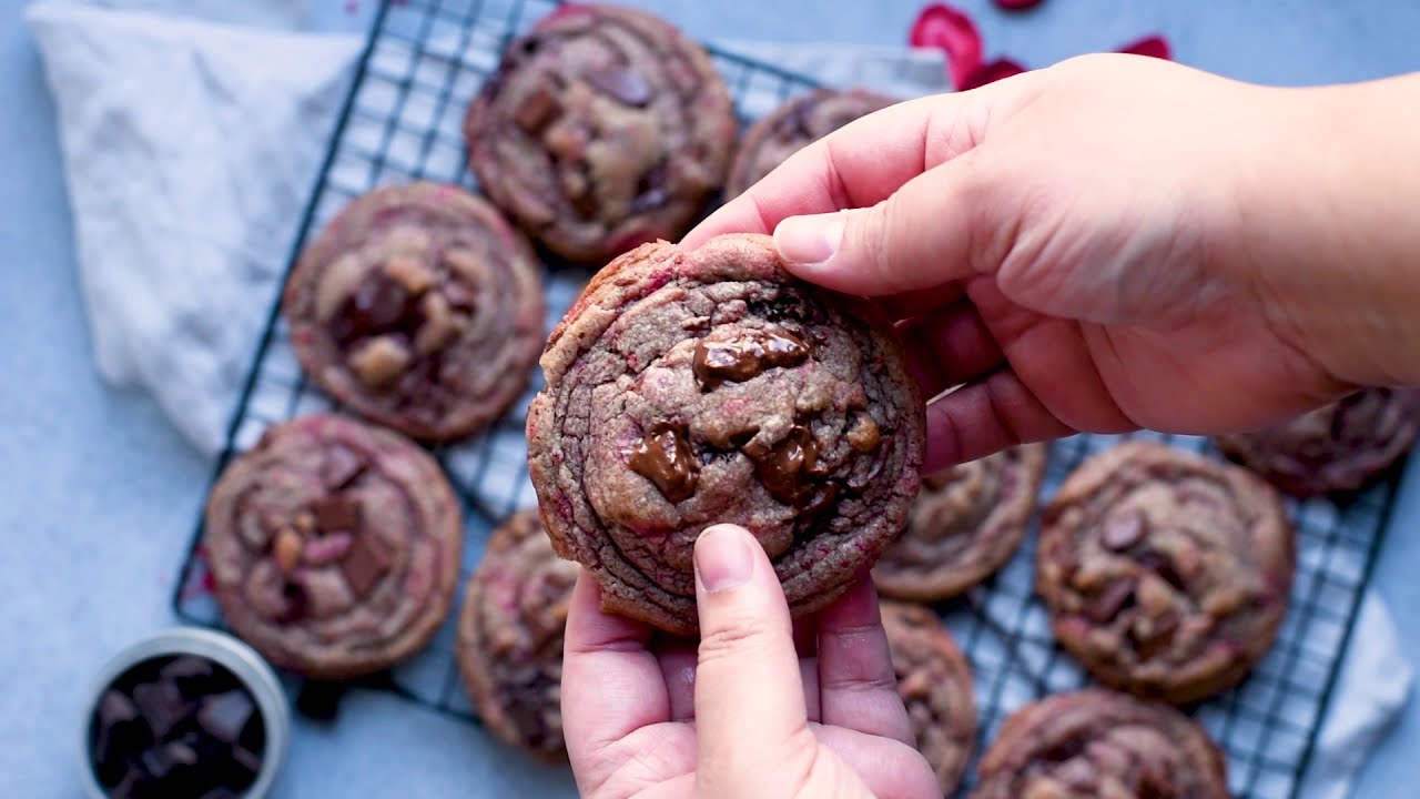 Strawberry Chocolate Chip Cookies