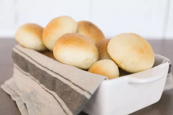 Golden Sweet Dinner Rolls