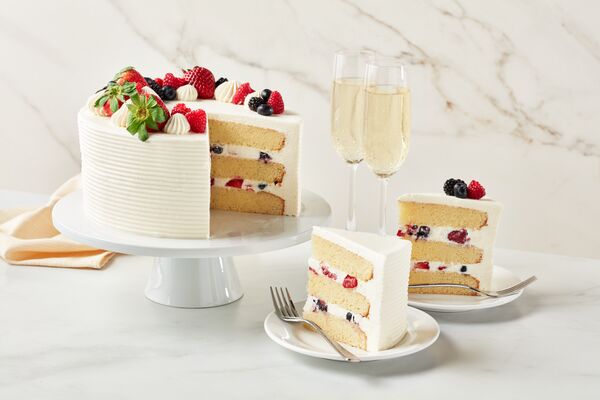 Mascarpone Berries Cake