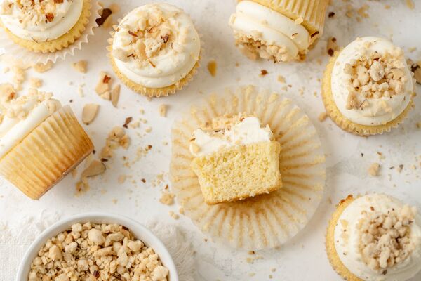 Toasted Almond Crumble Cupcakes